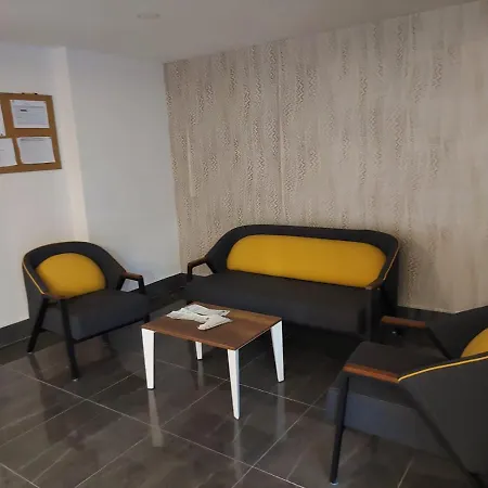 Aura Homes One Bedroom Near Cleopatra *